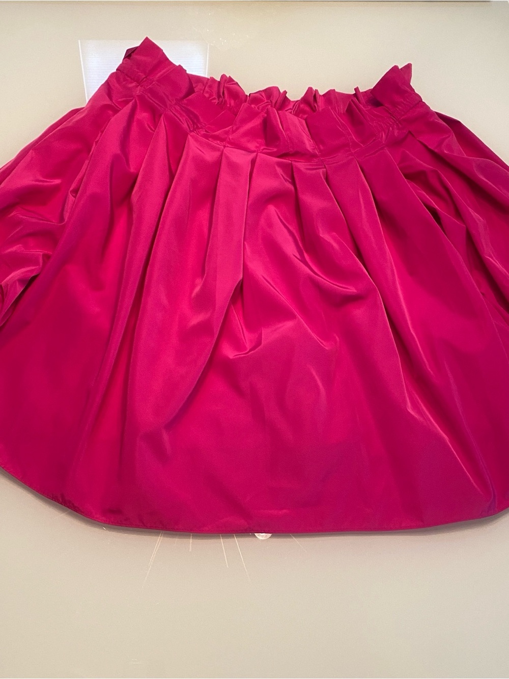 Trina Turk NWOT "Krisha" Off-The-Shoulder Top in Vibrant Fuchsia Pink (Size L)